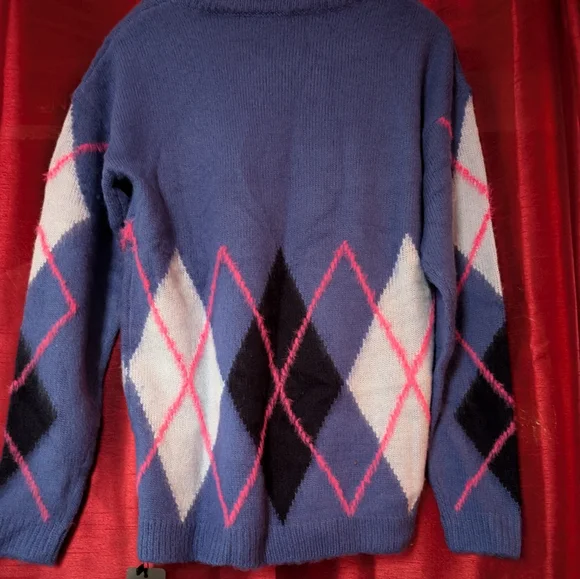 Lukatu sweater size small NWT P2P 20" - Picture 2 of 4